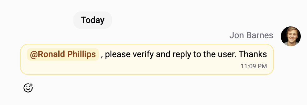 Internal note bubble in a chat thread with yellow tint and INTERNAL NOTE label